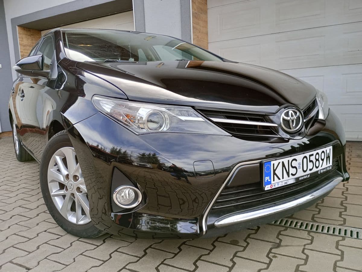 Toyota Auris II 1.3 16V Benzyna