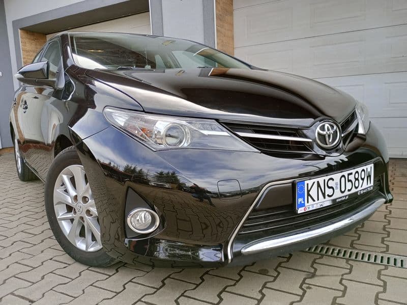 Toyota Auris II 1.3 16V Benzyna